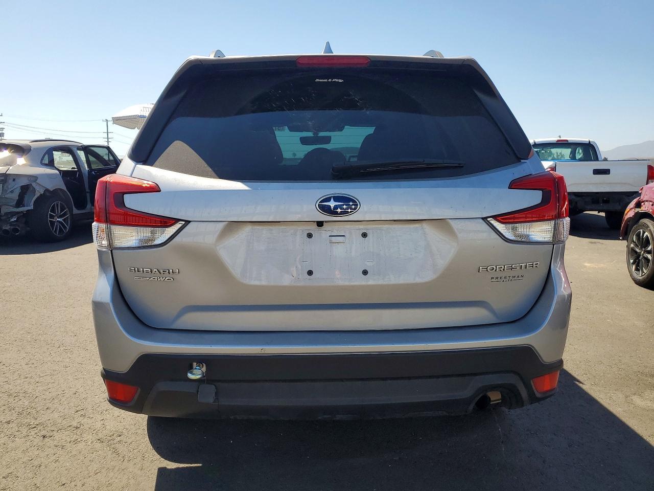 2023 Subaru Forester Premium - Image 6