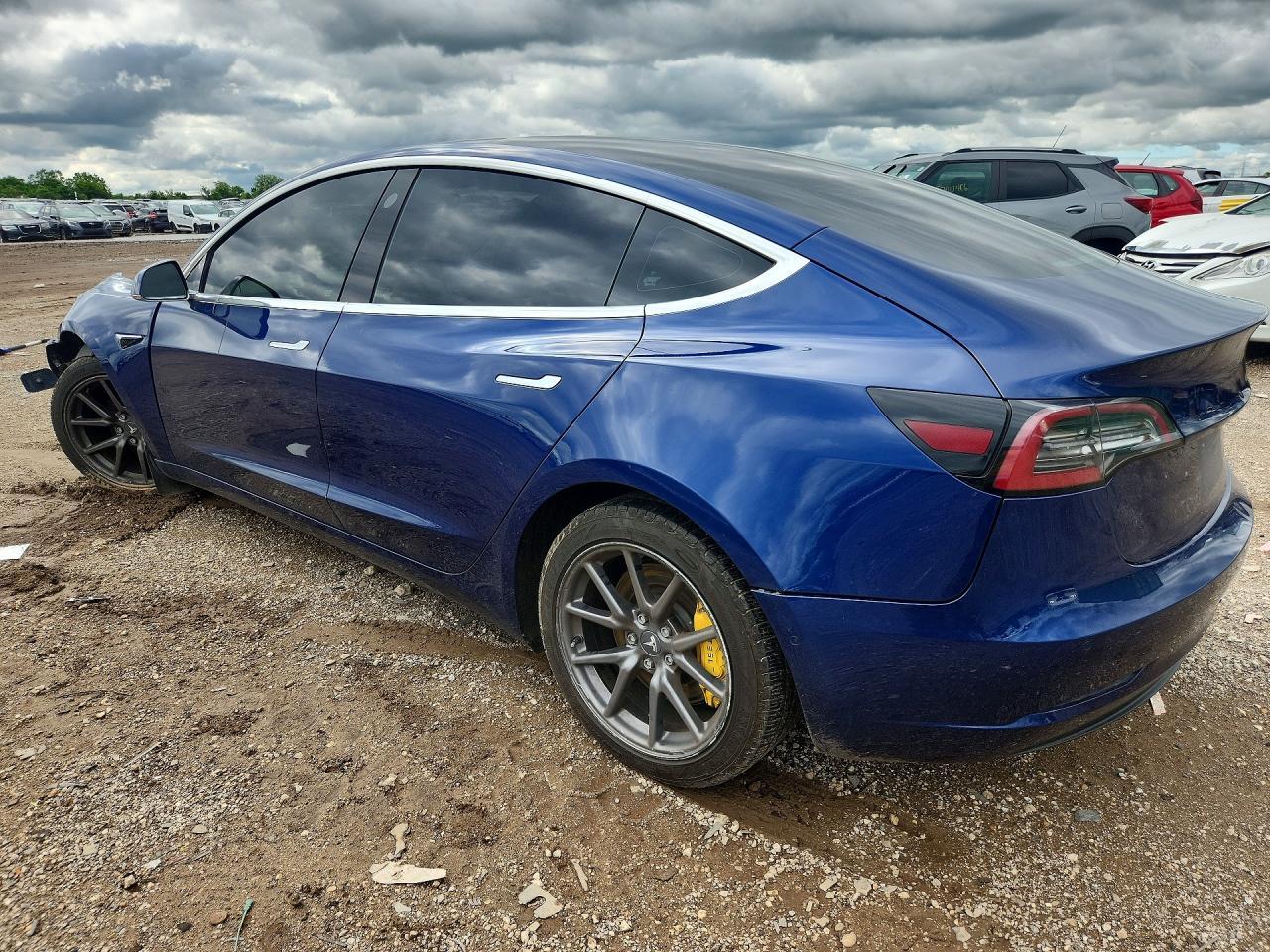 2020 Tesla Model 3 - Фото 2