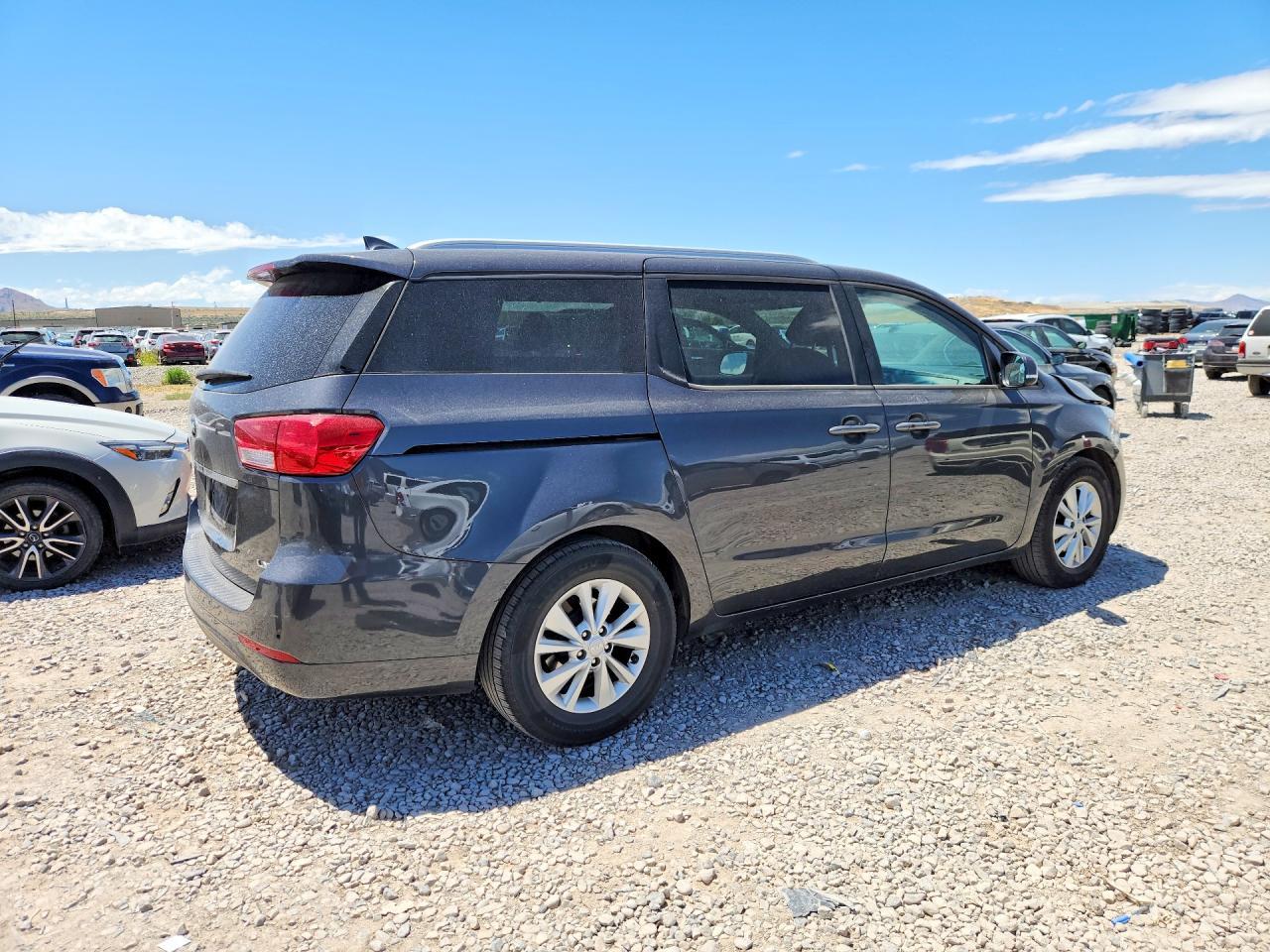2017 Kia Sedona - Фото 3