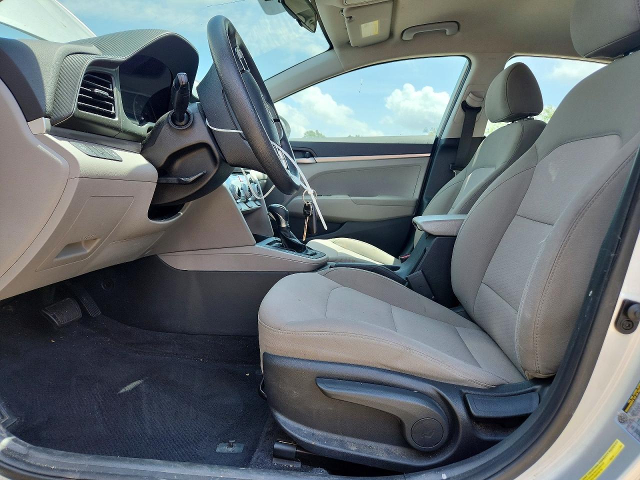 2019 Hyundai Elantra Se - Фото 7