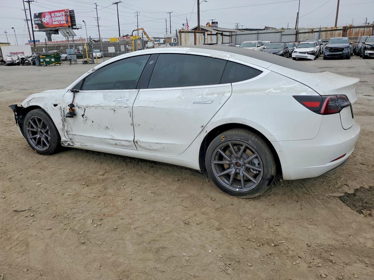 2020 Tesla Model 3 - Фото 2