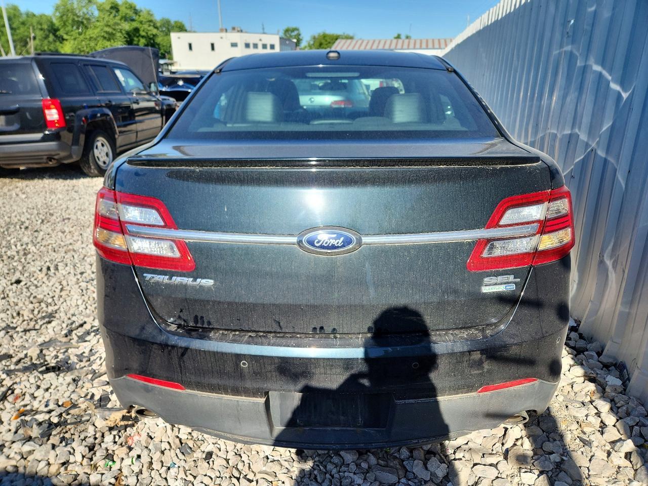 2015 Ford Taurus Sel - Image 6