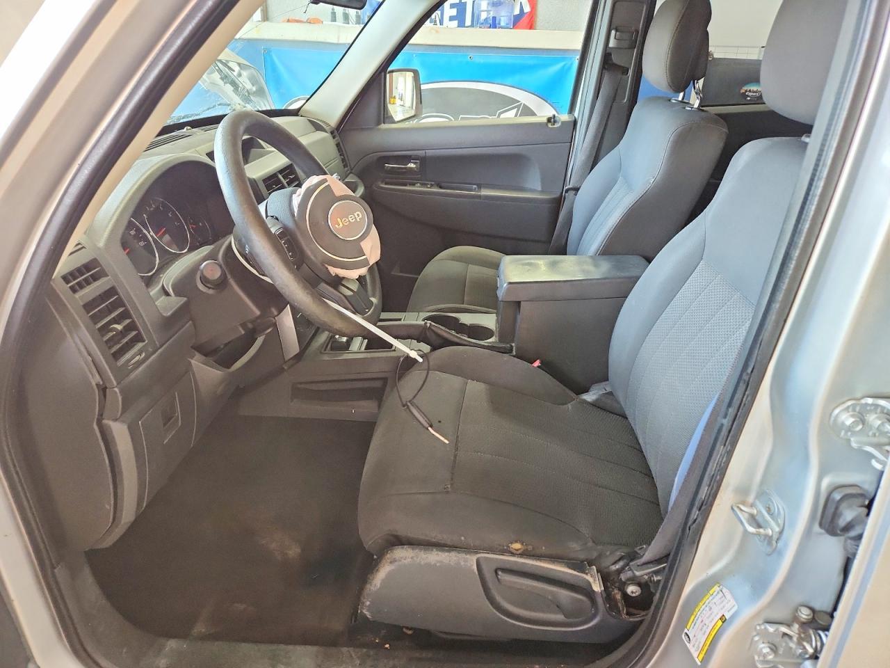 2011 Jeep Liberty Sport - Фото 7