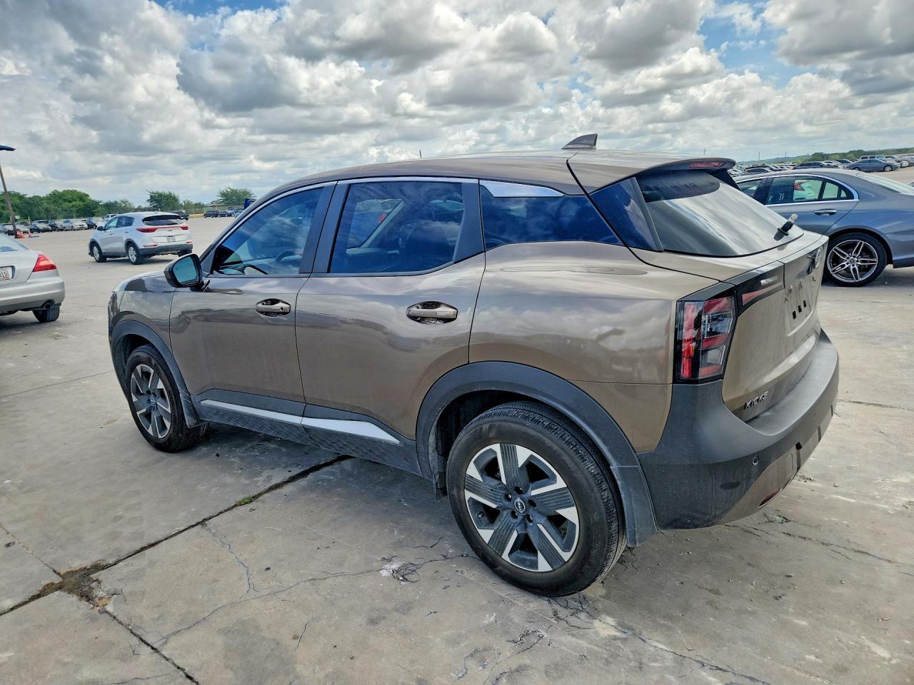 2025 Nissan Kicks Sv - Фото 2