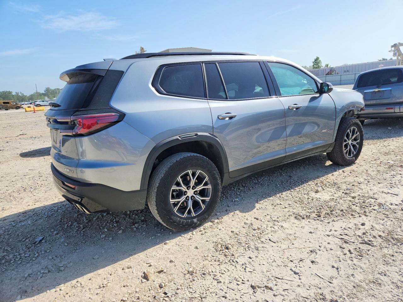 2025 GMC Acadia At4 - Фото 3