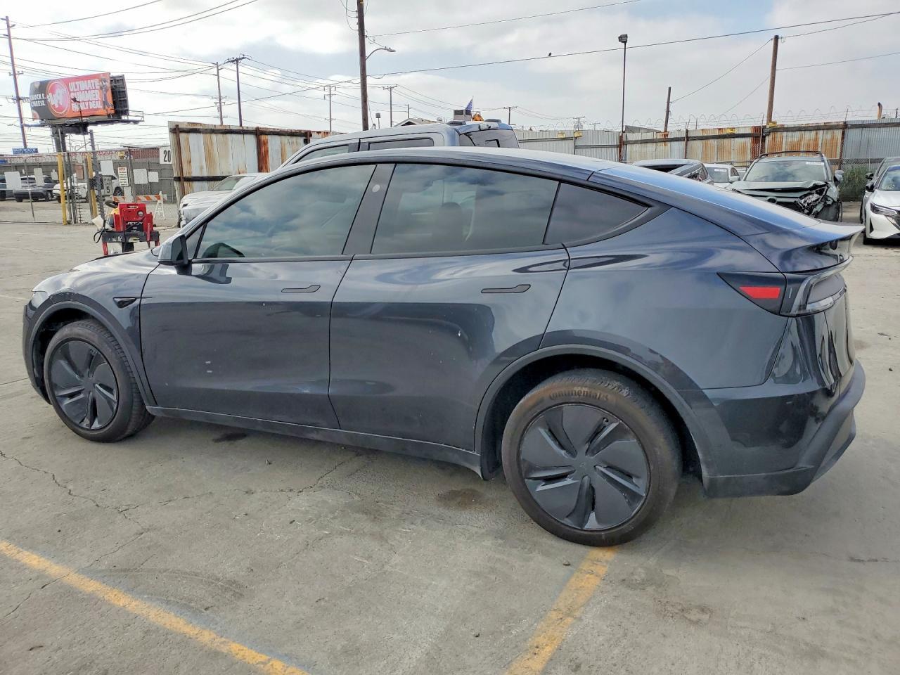 2026 Tesla Model Y - Image 2