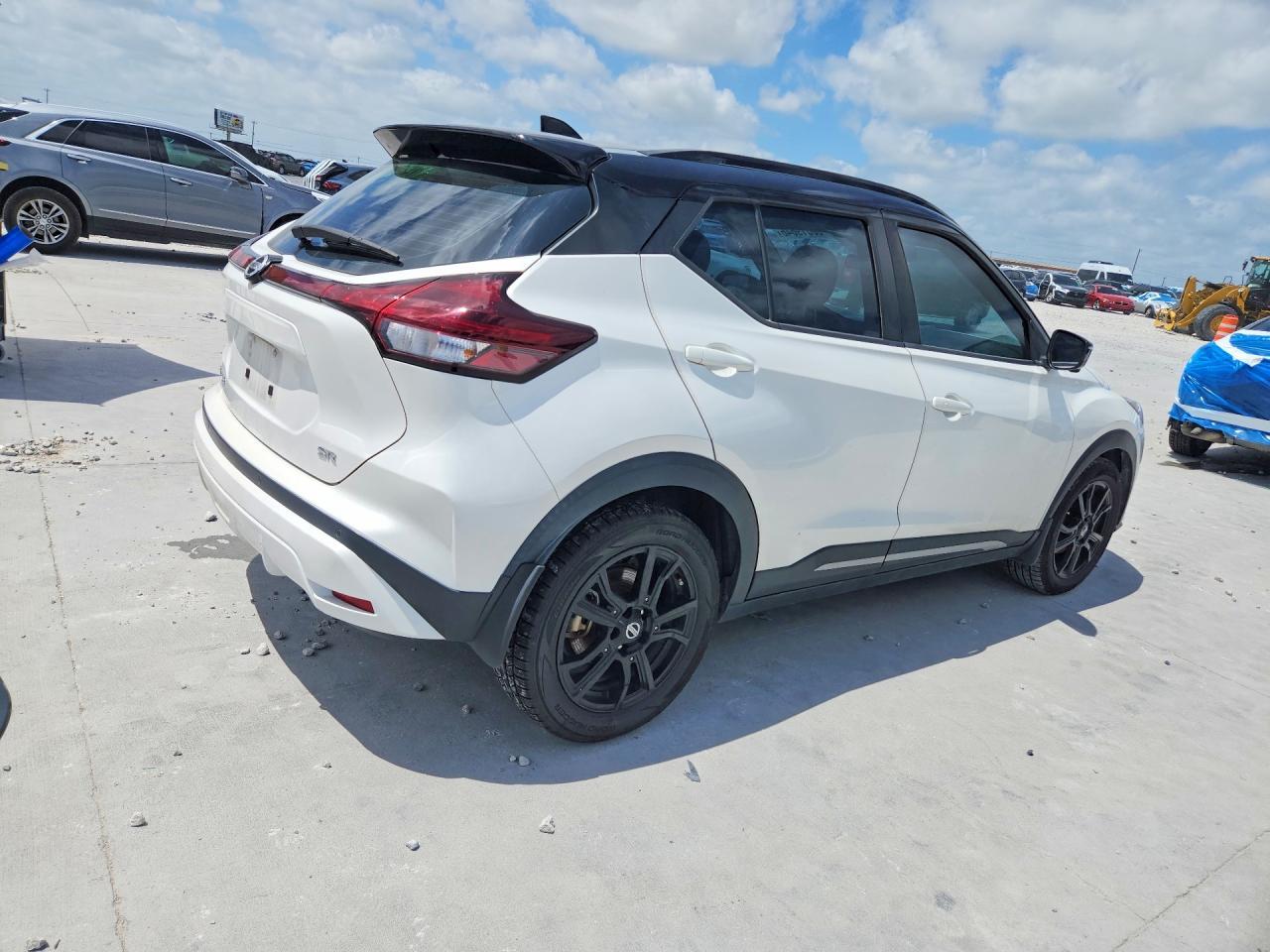 2021 Nissan Kicks - Image 3
