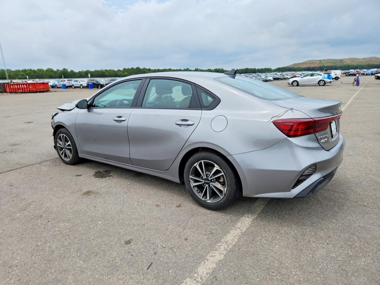 2023 Kia Forte Gt Line - Image 2