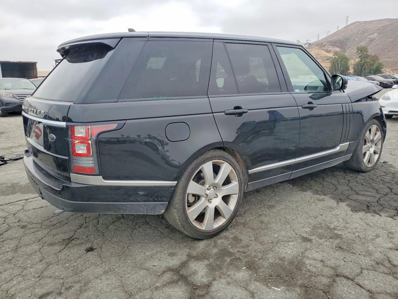 2016 Land Rover Range Rover Supercharged - Image 3
