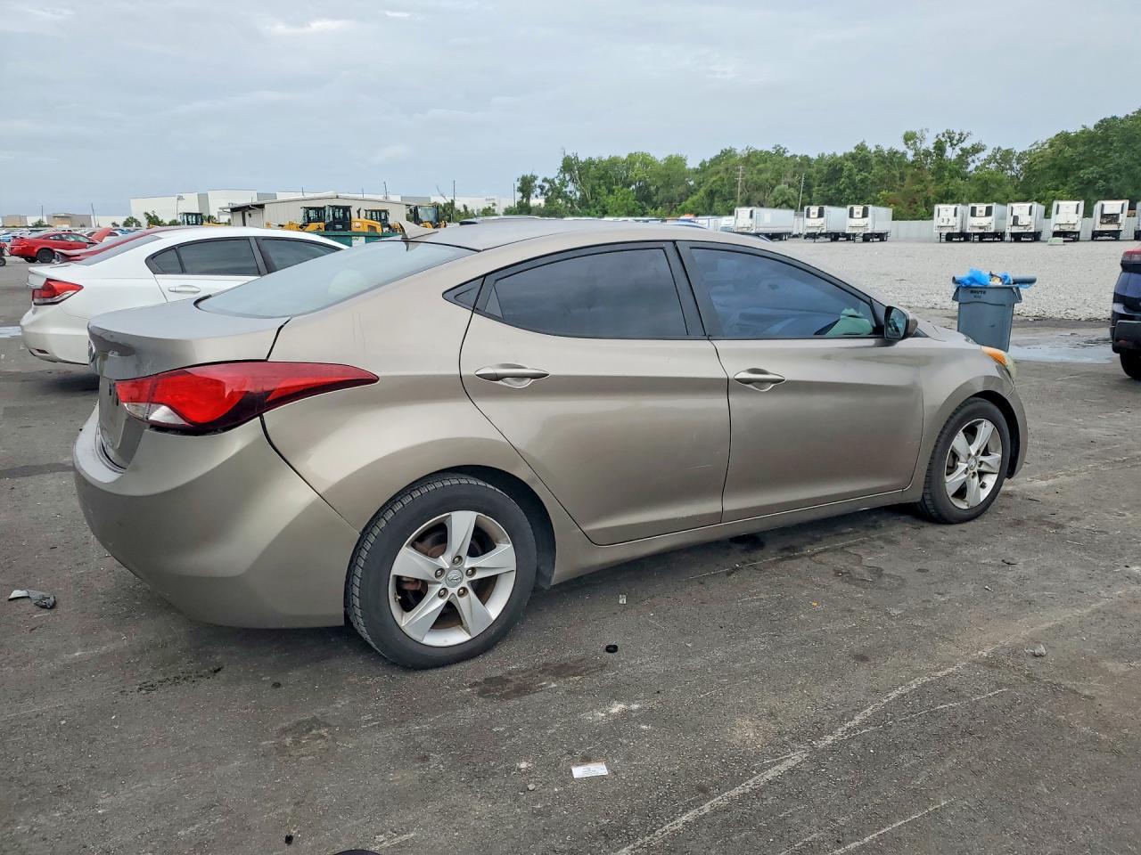 2013 Hyundai Elantra Gls - Фото 3