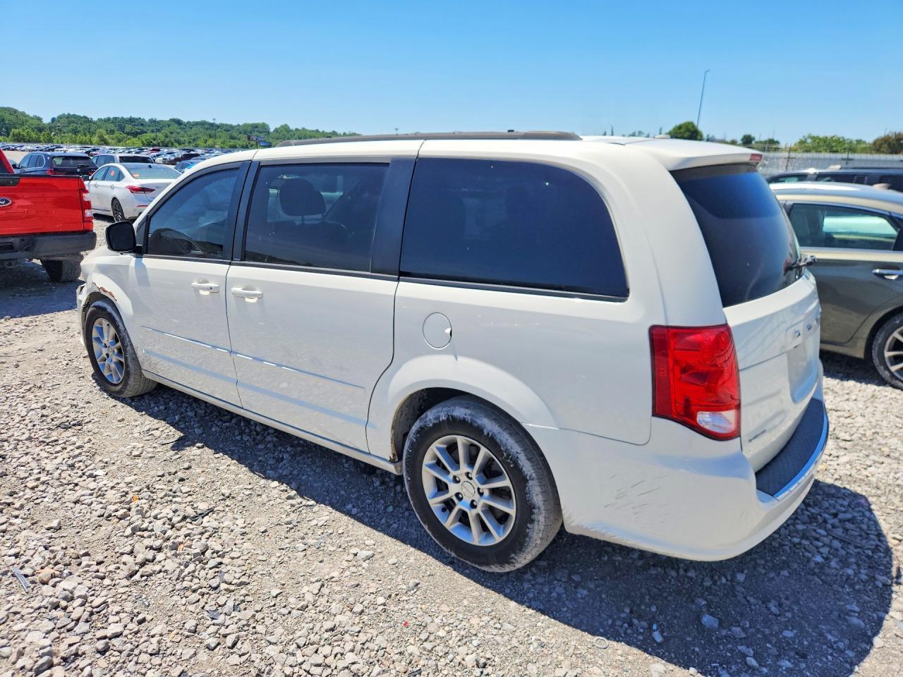 2013 Dodge Grand Caravan R - Image 2