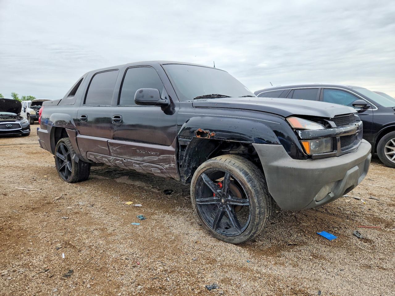 2002 Chevrolet Avalanche K1500 - Image 4