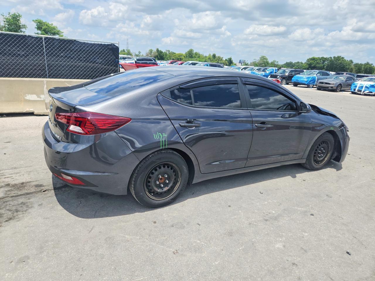 2020 Hyundai Elantra Se - Фото 3