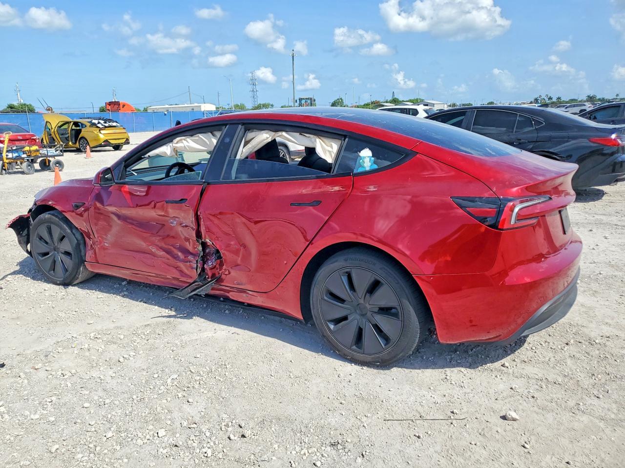 2024 Tesla Model 3 - Фото 2