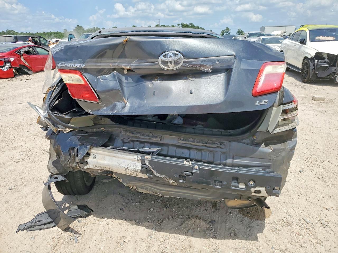 2008 Toyota Camry Le - Фото 6