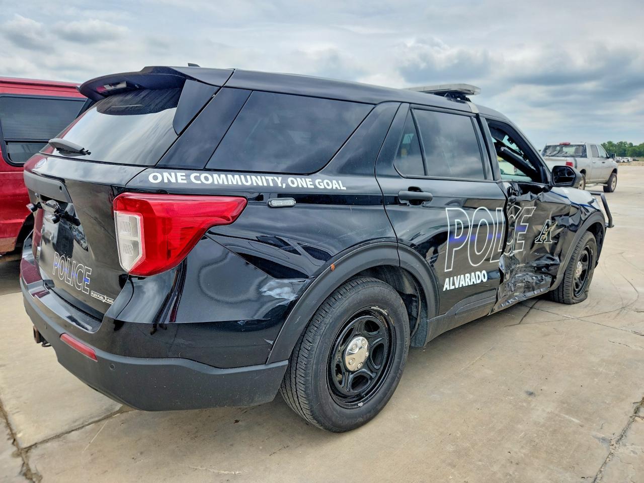 2023 Ford Explorer Police Interceptor - Image 3
