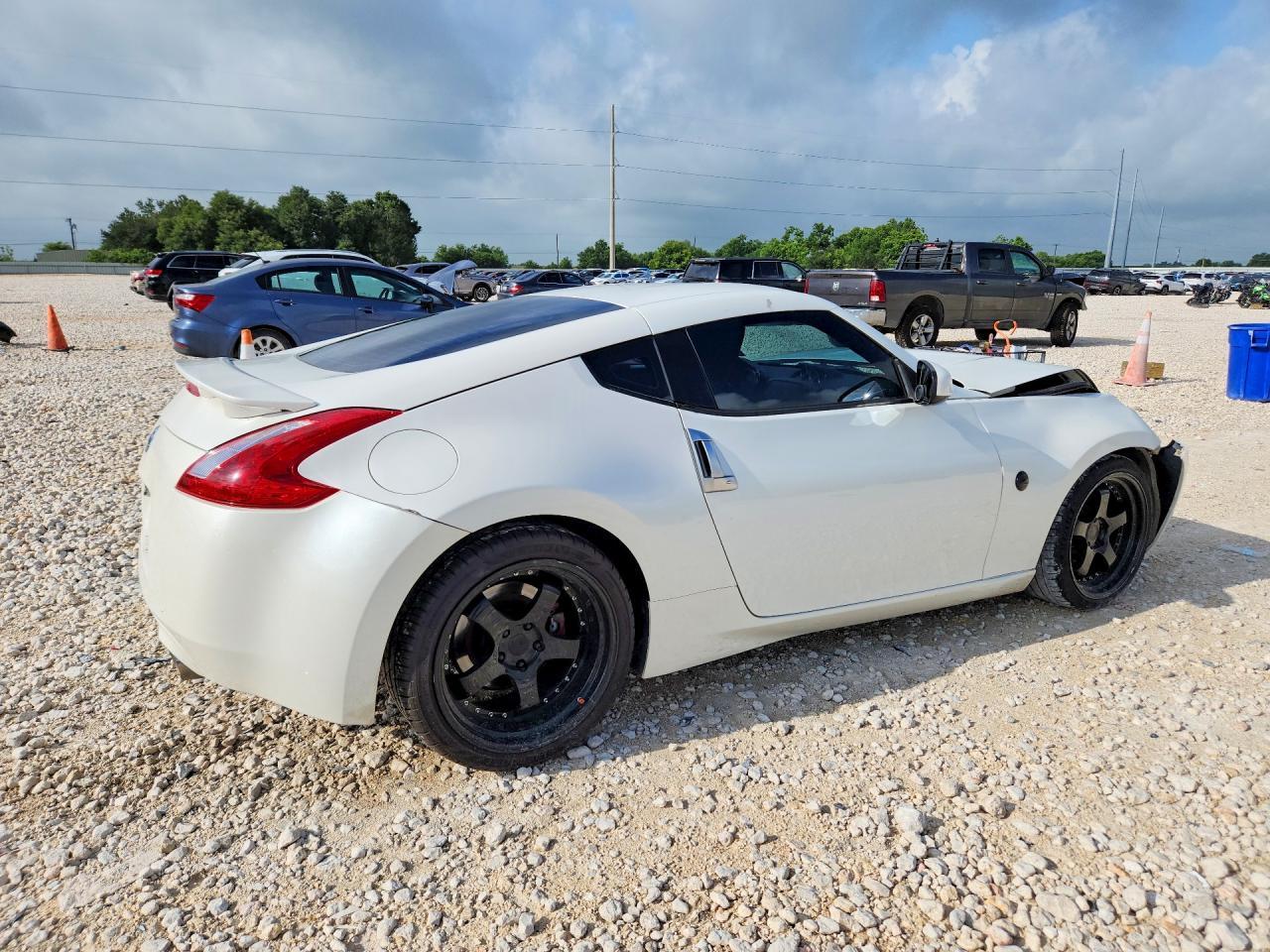 2011 Nissan 370Z Base - Фото 3