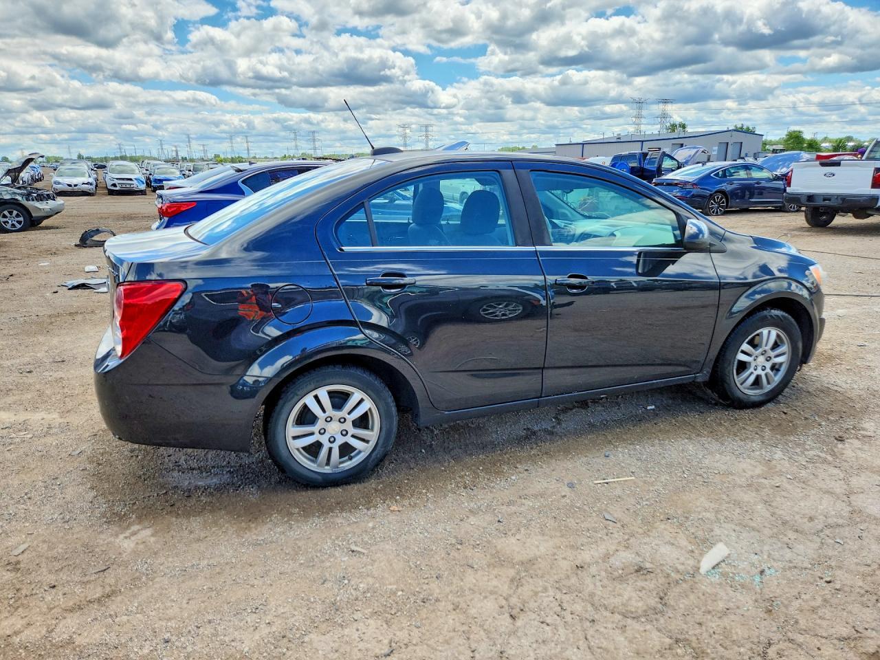 2015 Chevrolet Sonic Lt - Фото 3