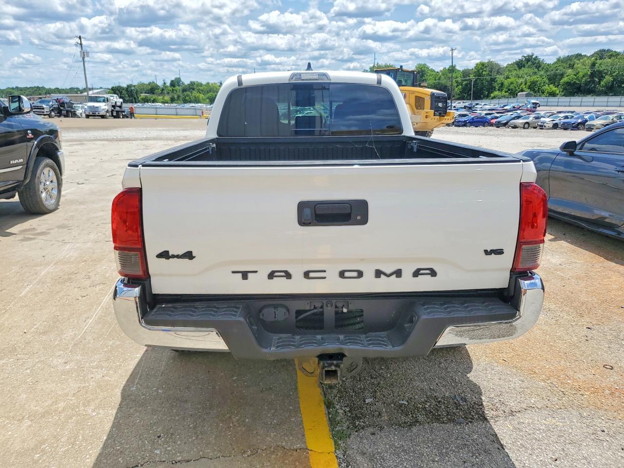 2022 Toyota Tacoma Sr5 V6 - Image 6