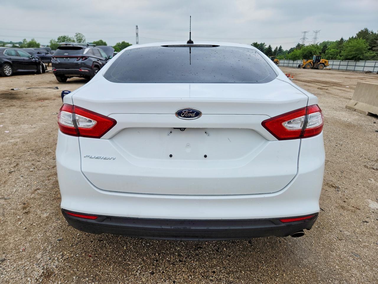 2016 Ford Fusion S - Фото 6