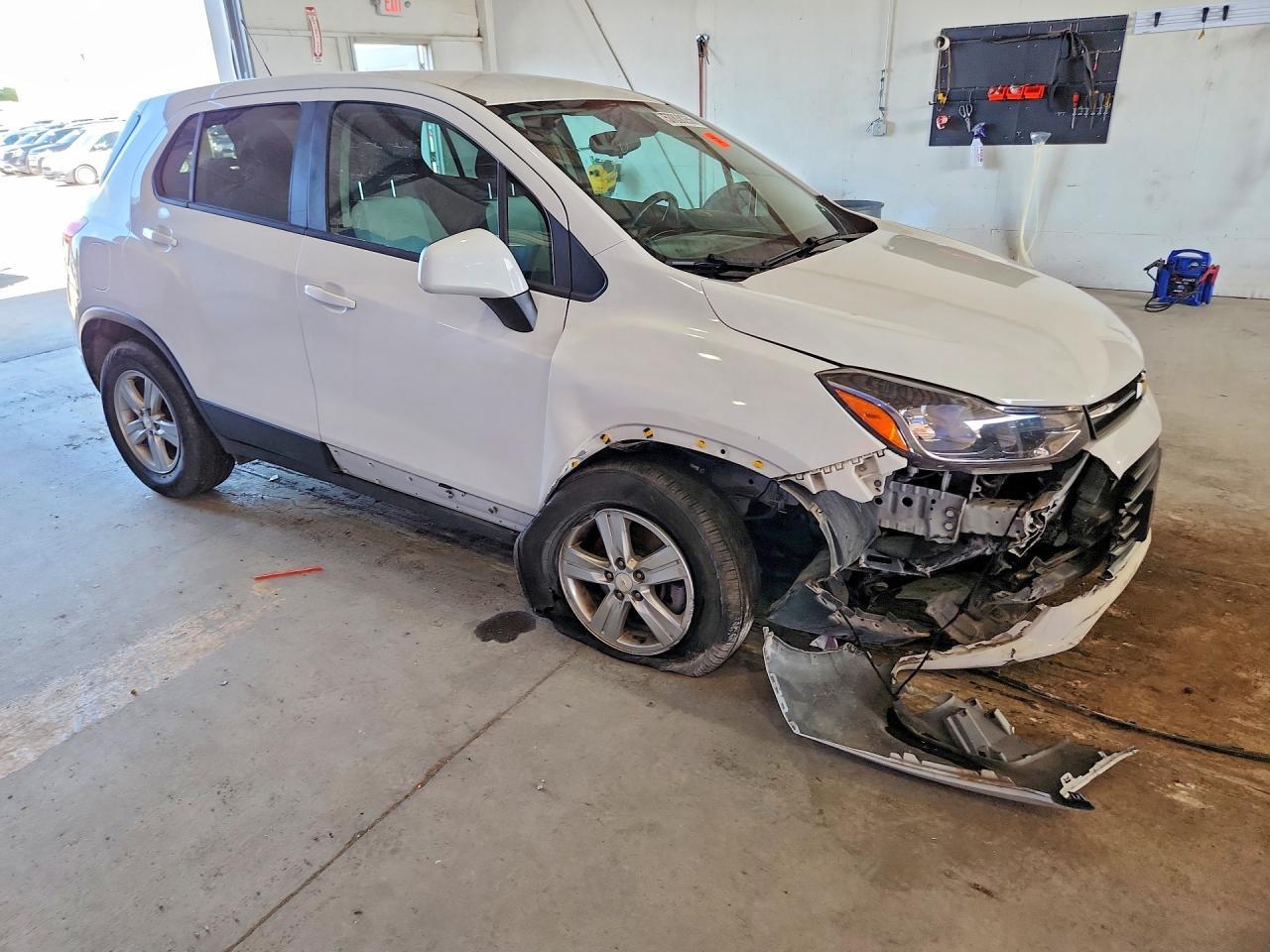 2021 Chevrolet Trax Ls - Фото 4