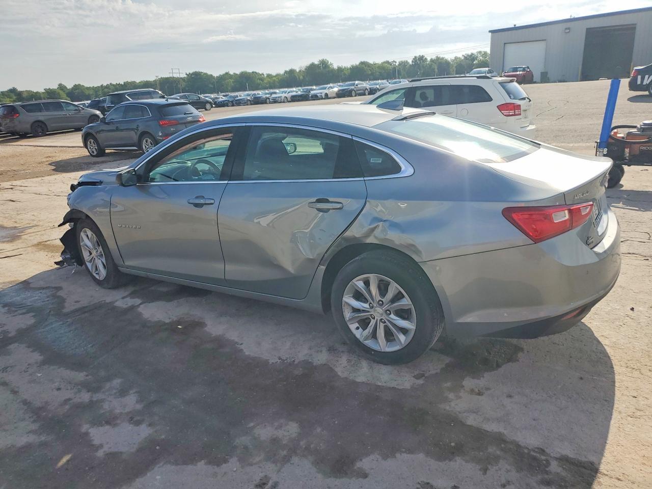 2024 Chevrolet Malibu Lt - Фото 2