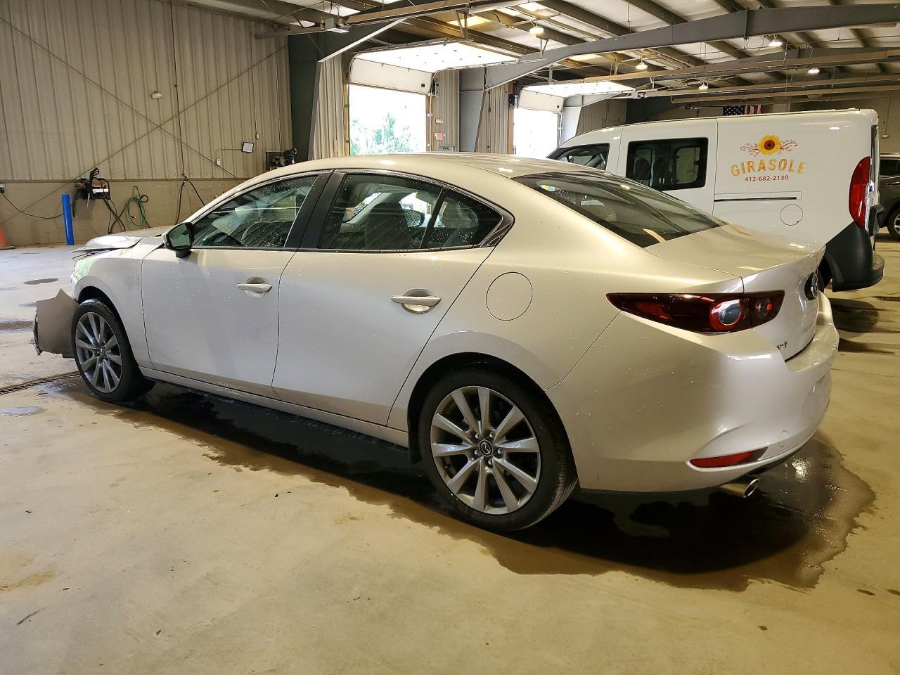 2026 Mazda 3 Preferred - Фото 2