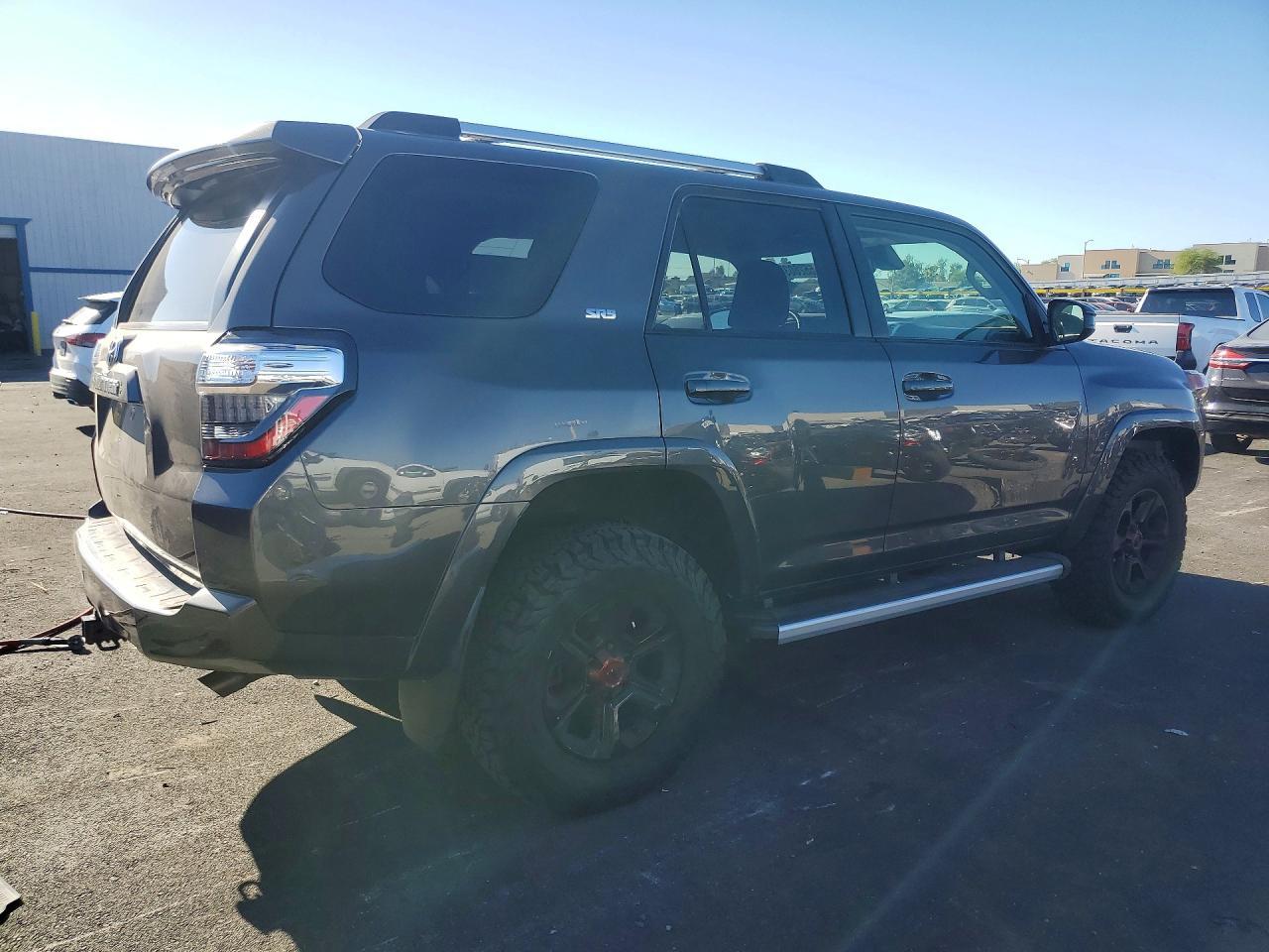 2021 Toyota 4Runner Sr5 - Фото 3