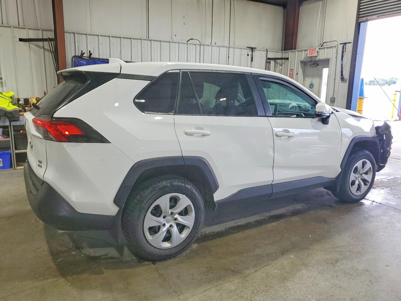 2024 Toyota Rav4 Le - Фото 3