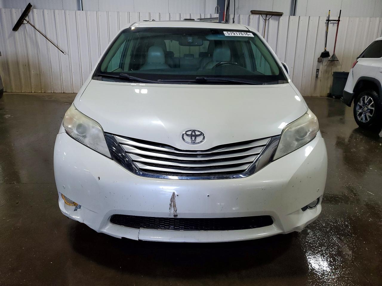 2013 Toyota Sienna Limited 7-Passenger - Image 5