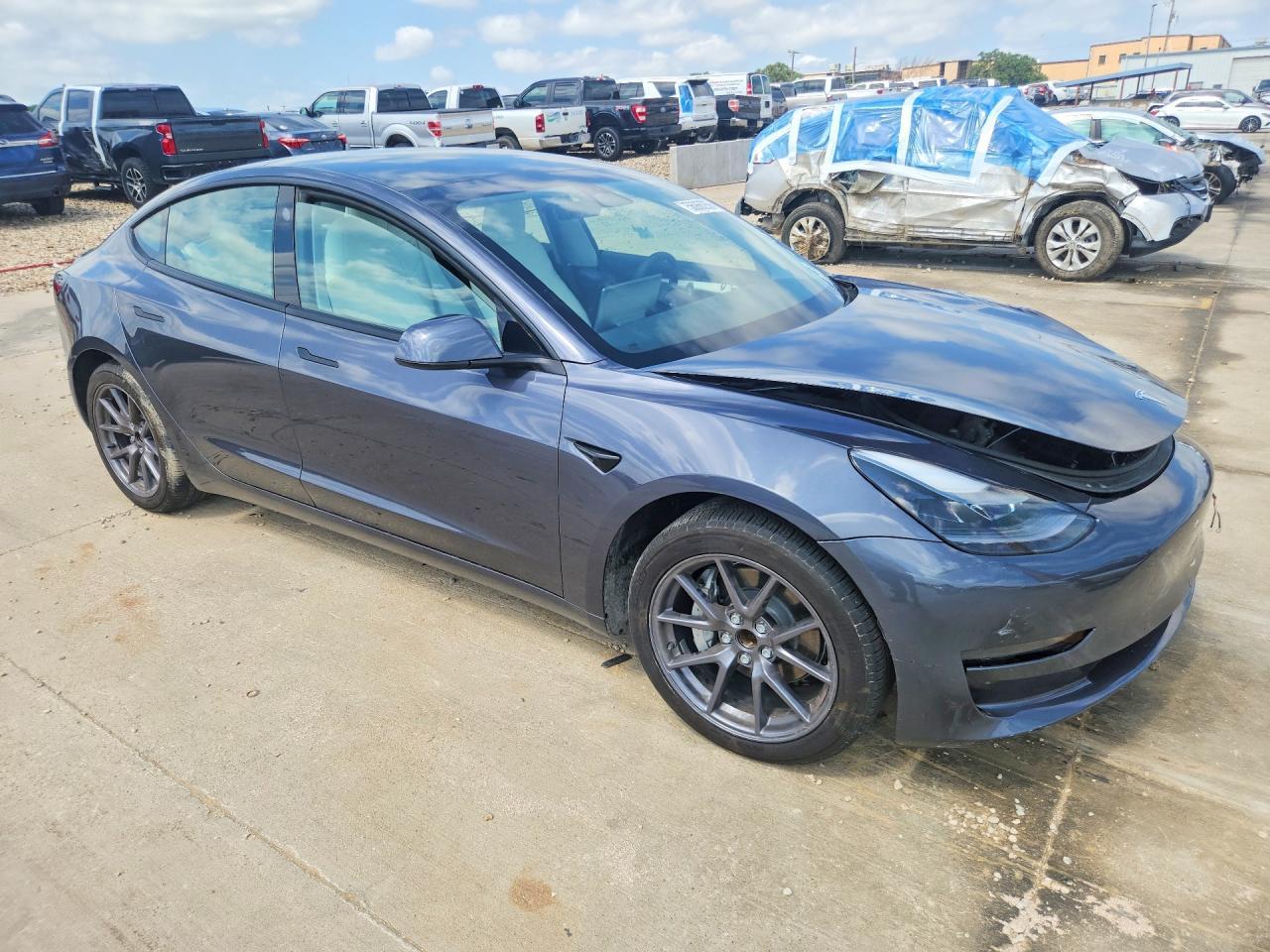 2023 Tesla Model 3 - Фото 4