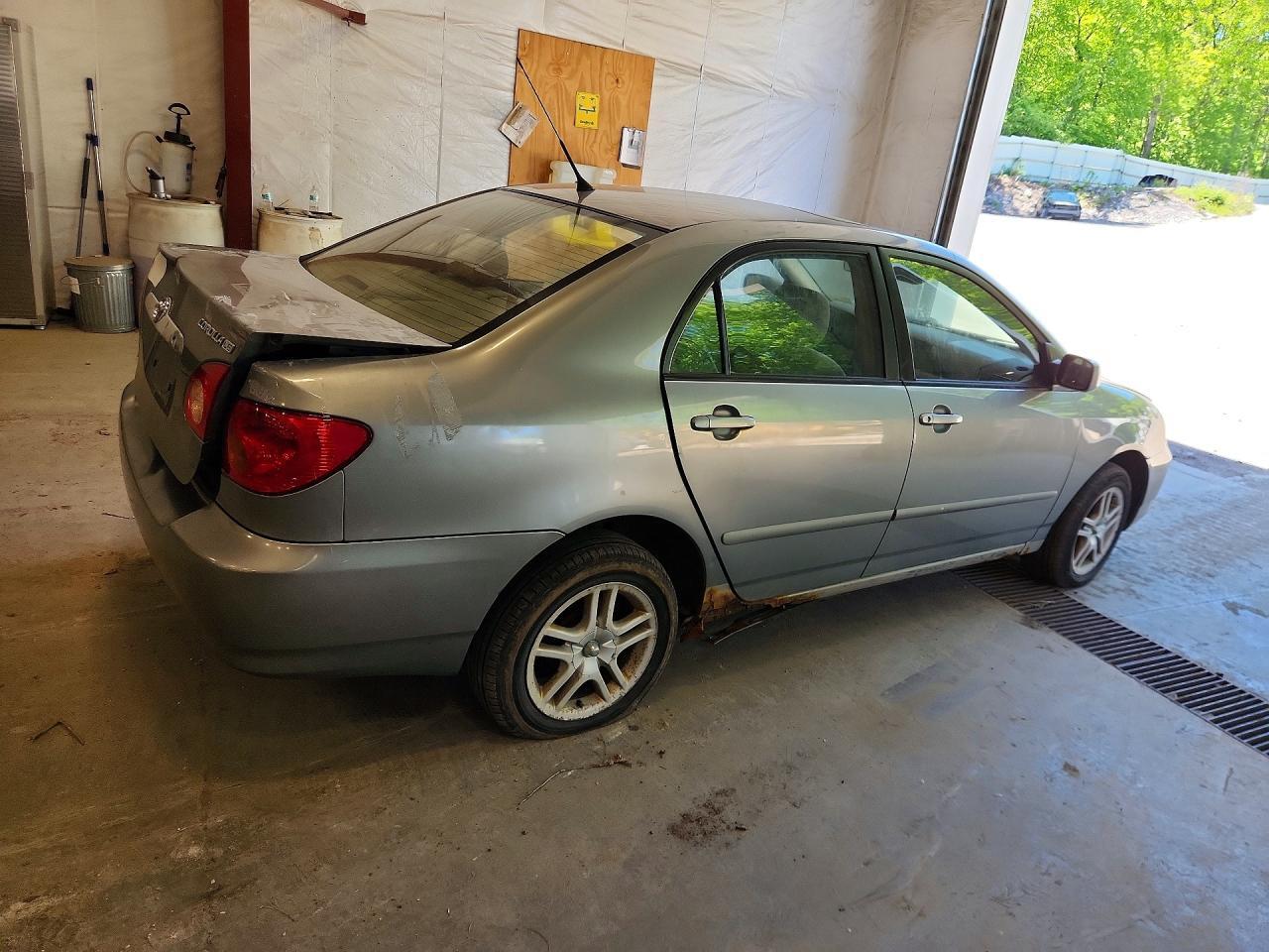 2004 Toyota Corolla - Фото 3