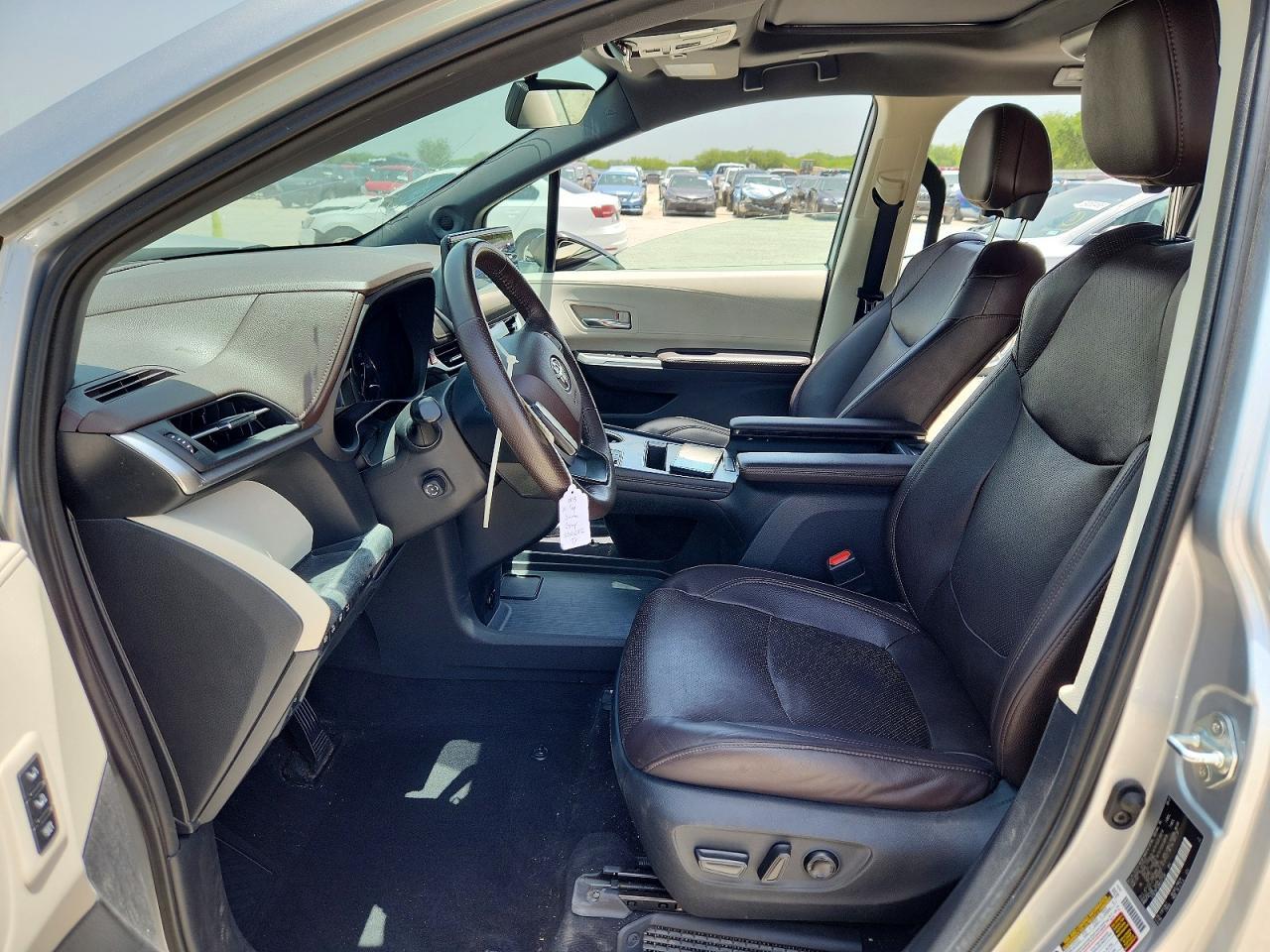 2021 Toyota Sienna Platinum 7-Passenger - Фото 7