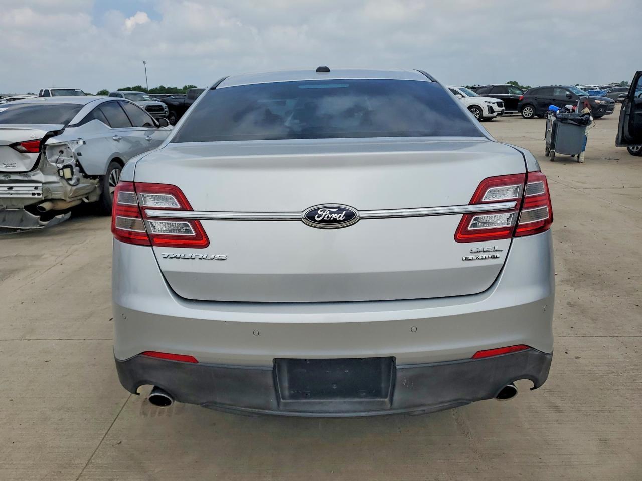 2013 Ford Taurus Sel - Фото 6