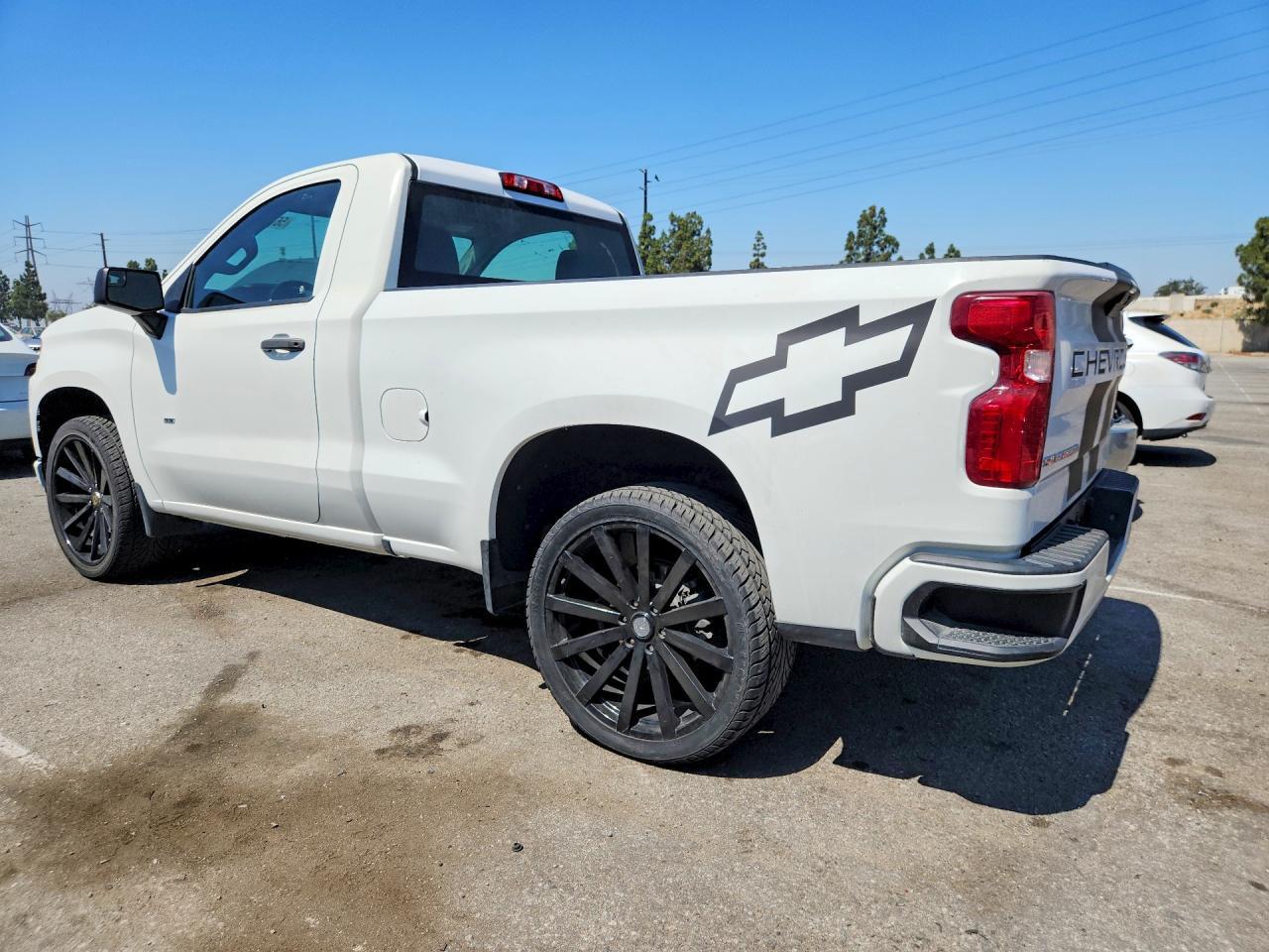 2021 Chevrolet Silverado C1500 - Фото 2