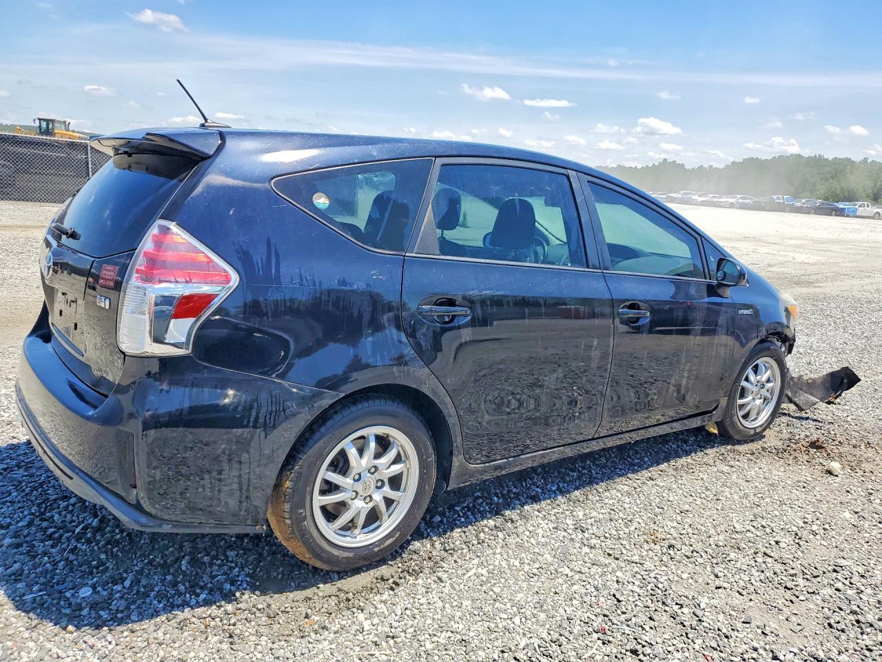 2015 Toyota Prius V Four - Image 3