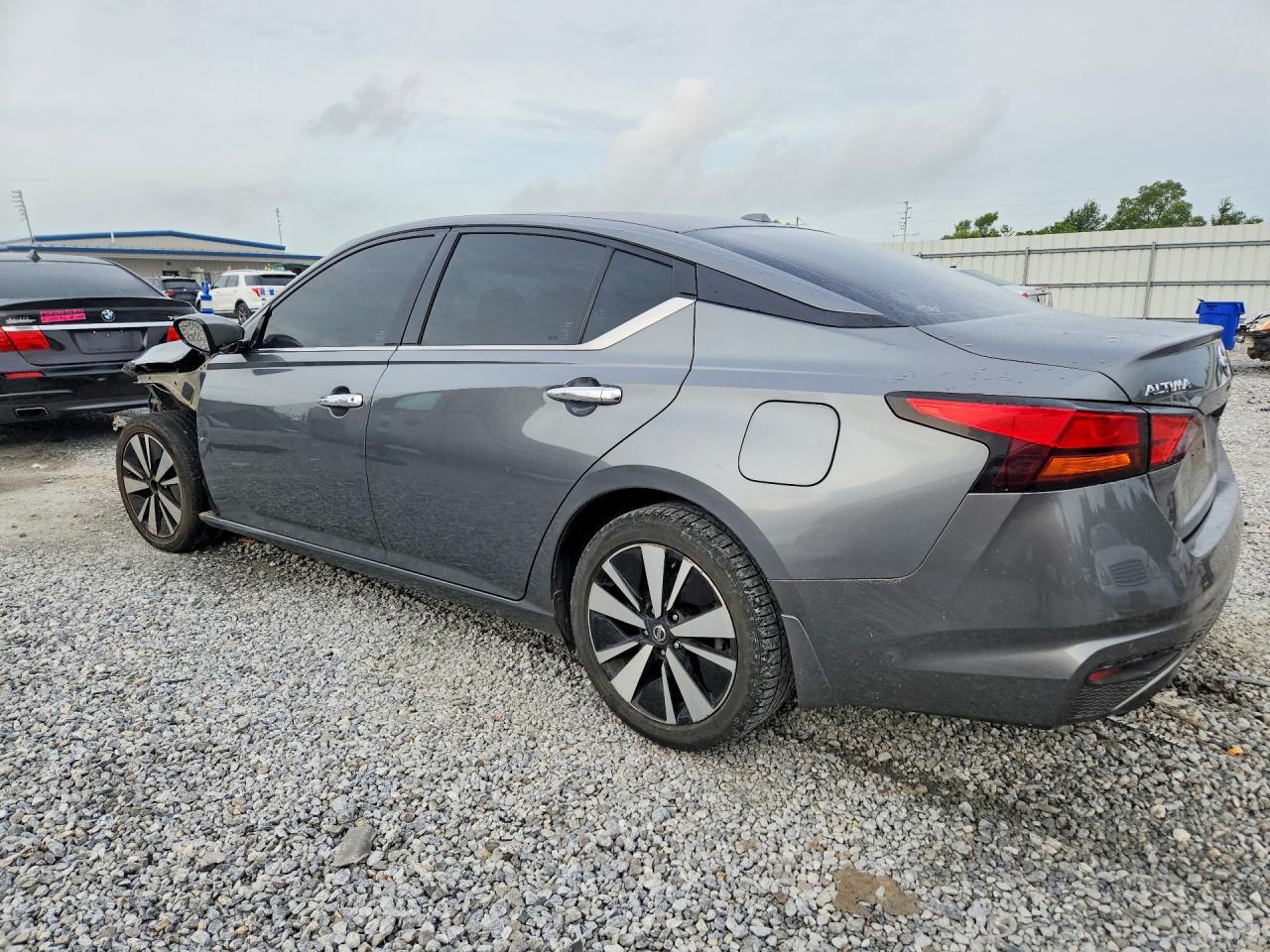 2019 Nissan Altima 2.5 Sv - Image 2
