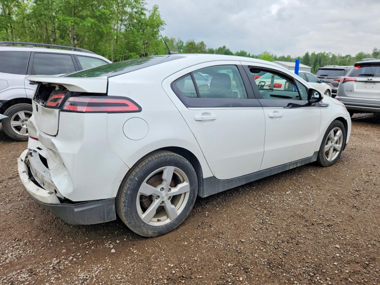 2013 Chevrolet Volt - Image 3