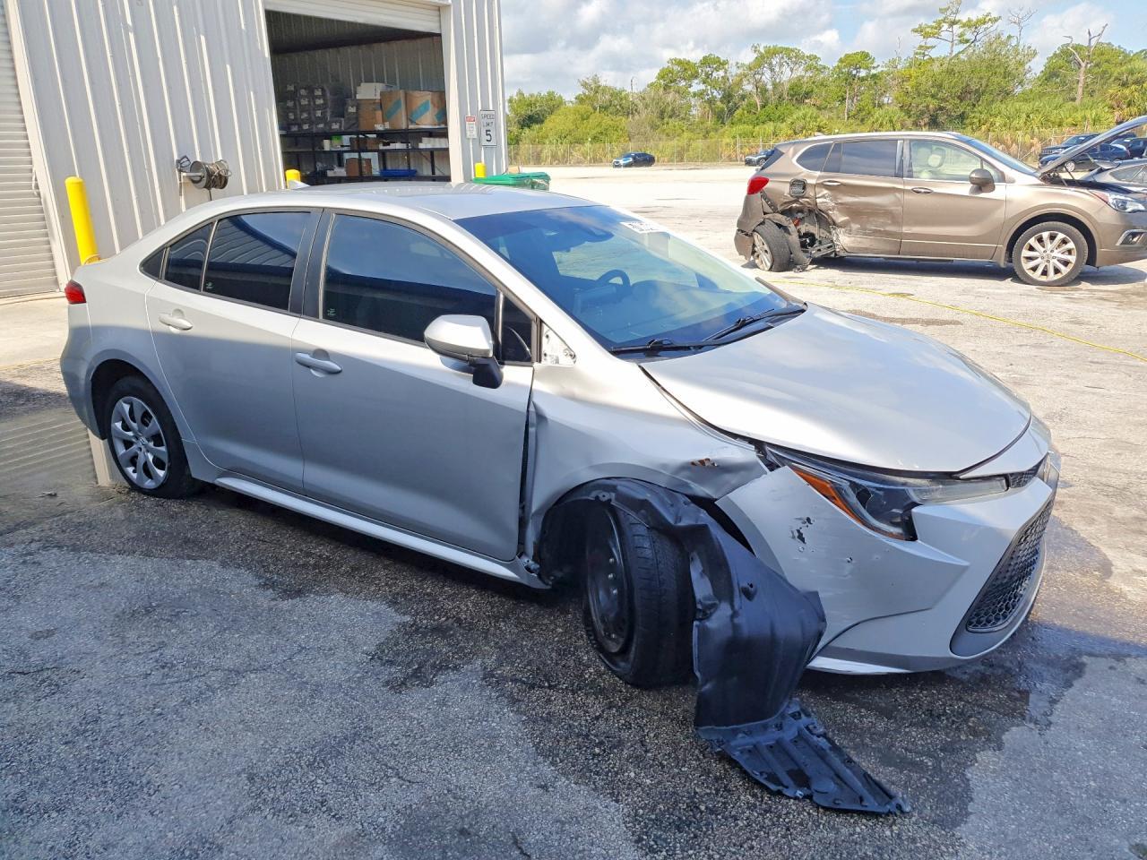 2022 Toyota Corolla Le - Image 4