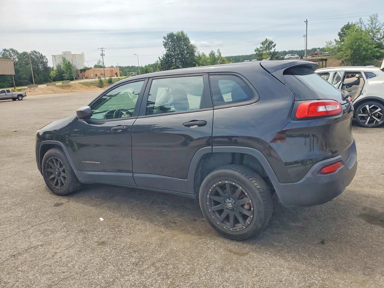 2016 Jeep Cherokee Sport - Image 3