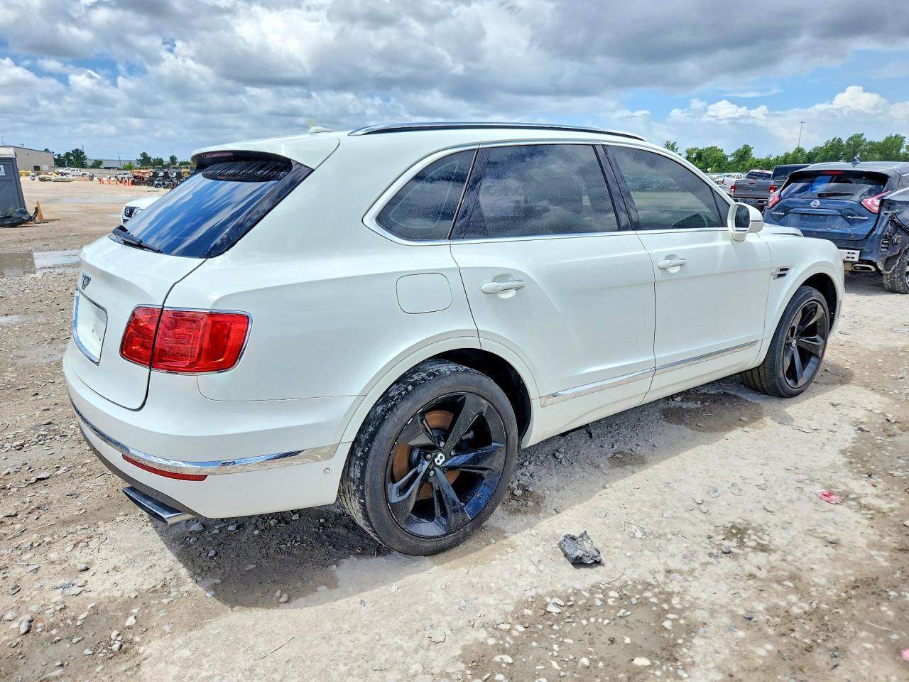 2018 Bentley Bentayga - Фото 3