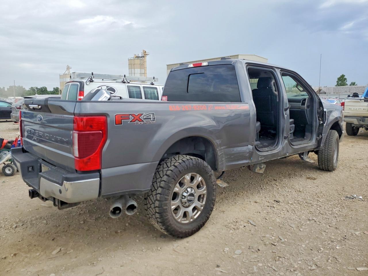 2021 Ford F250 Super Duty - Фото 3