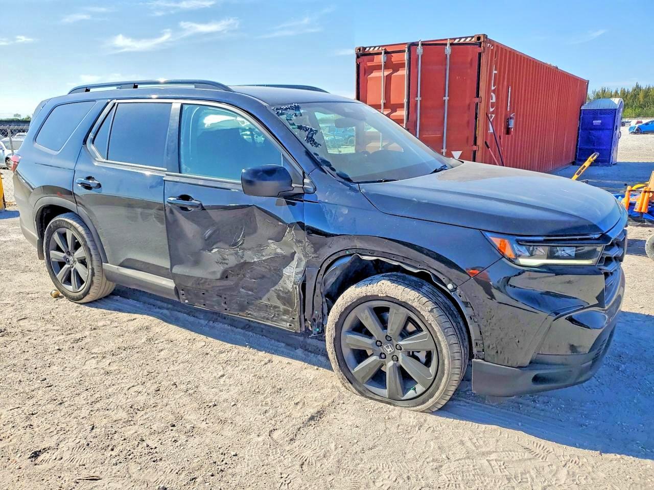 2025 Honda Pilot Sport - Image 4