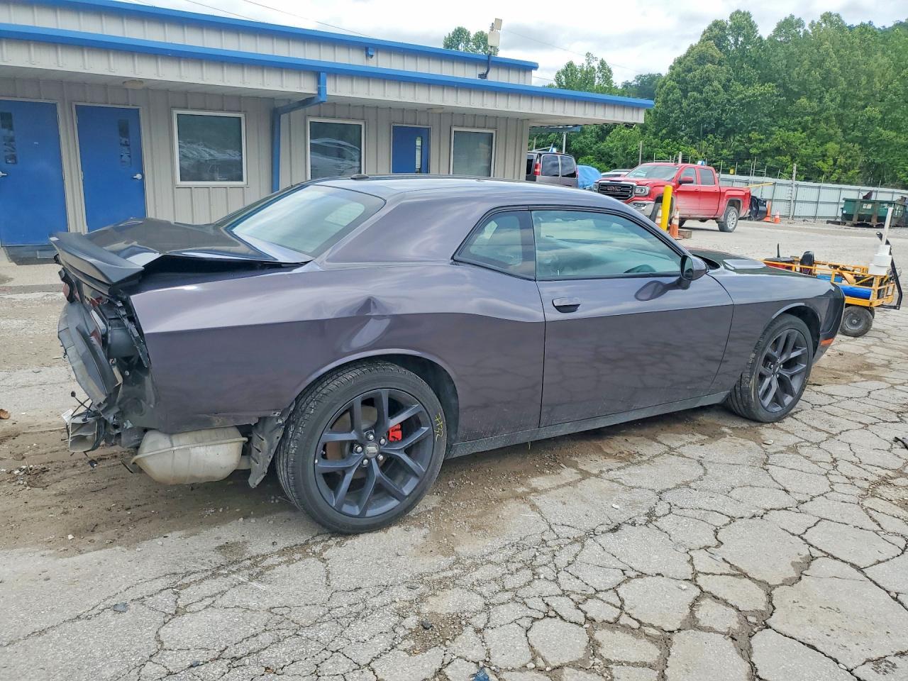 2022 Dodge Challenger Sxt - Фото 3
