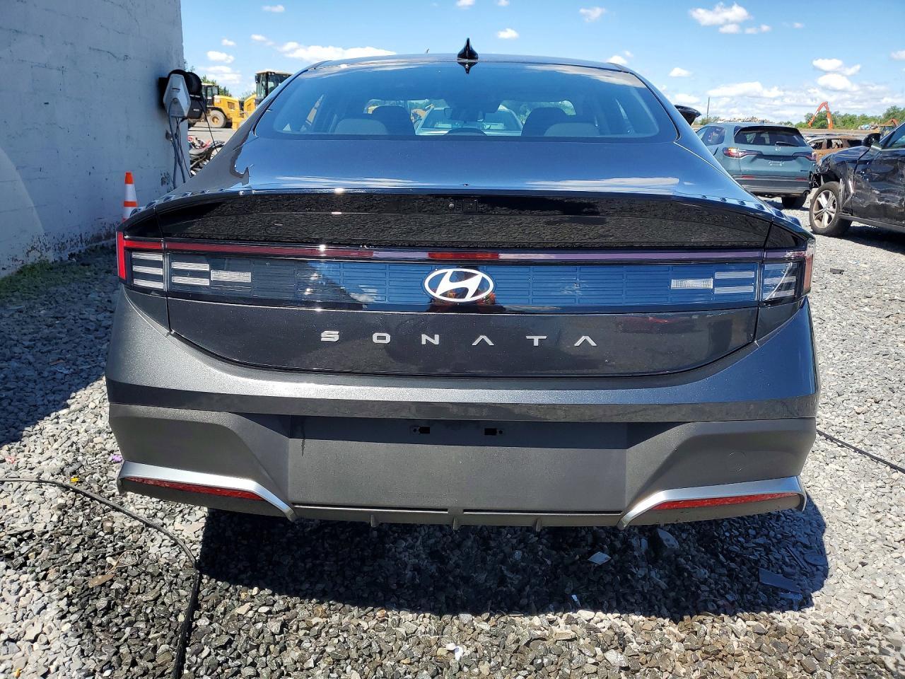 2025 Hyundai Sonata Se - Image 6