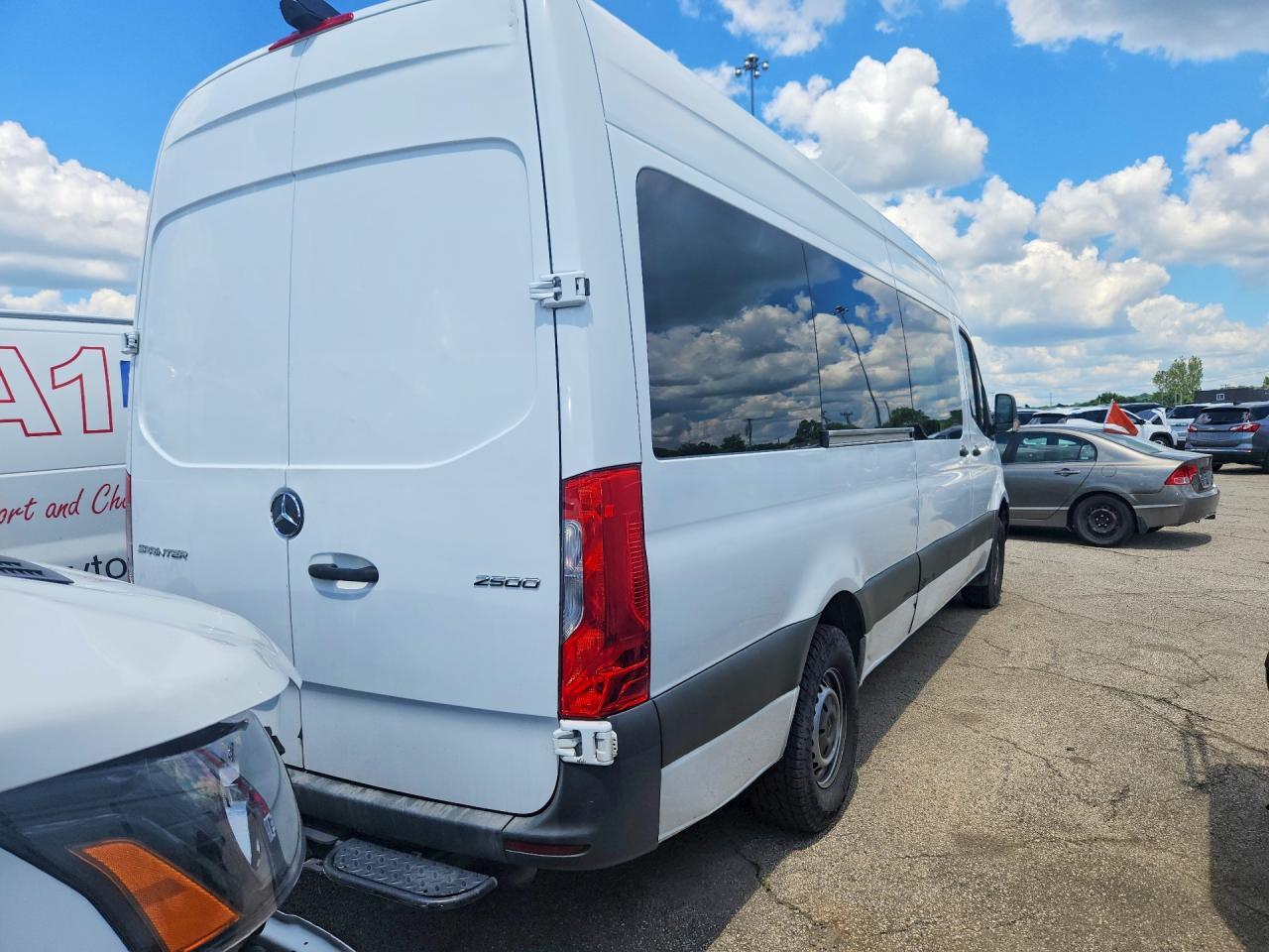 2020 Mercedes-Benz Sprinter 2500 Delivery Van - Фото 3