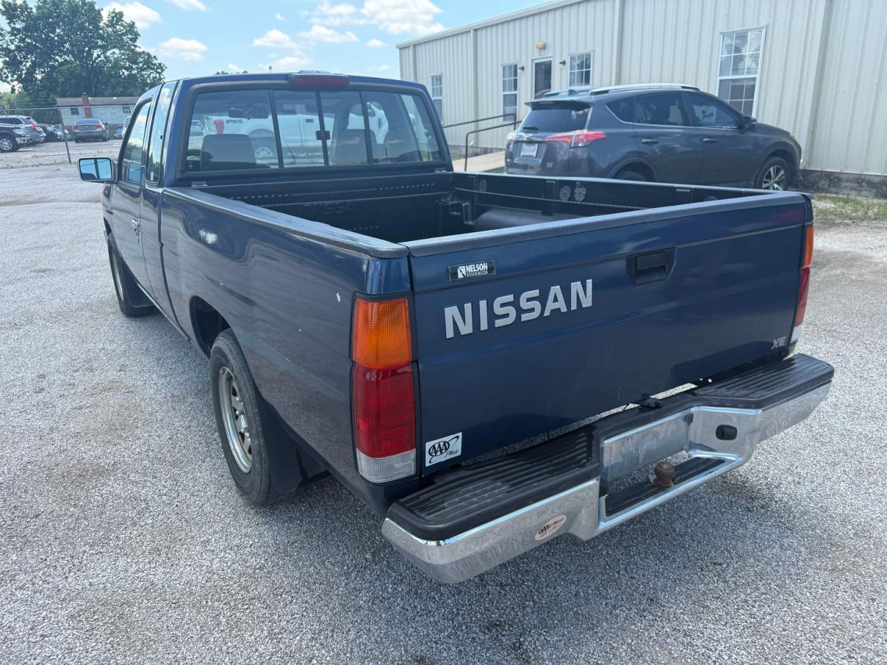 1994 Nissan Truck Xe - Фото 3