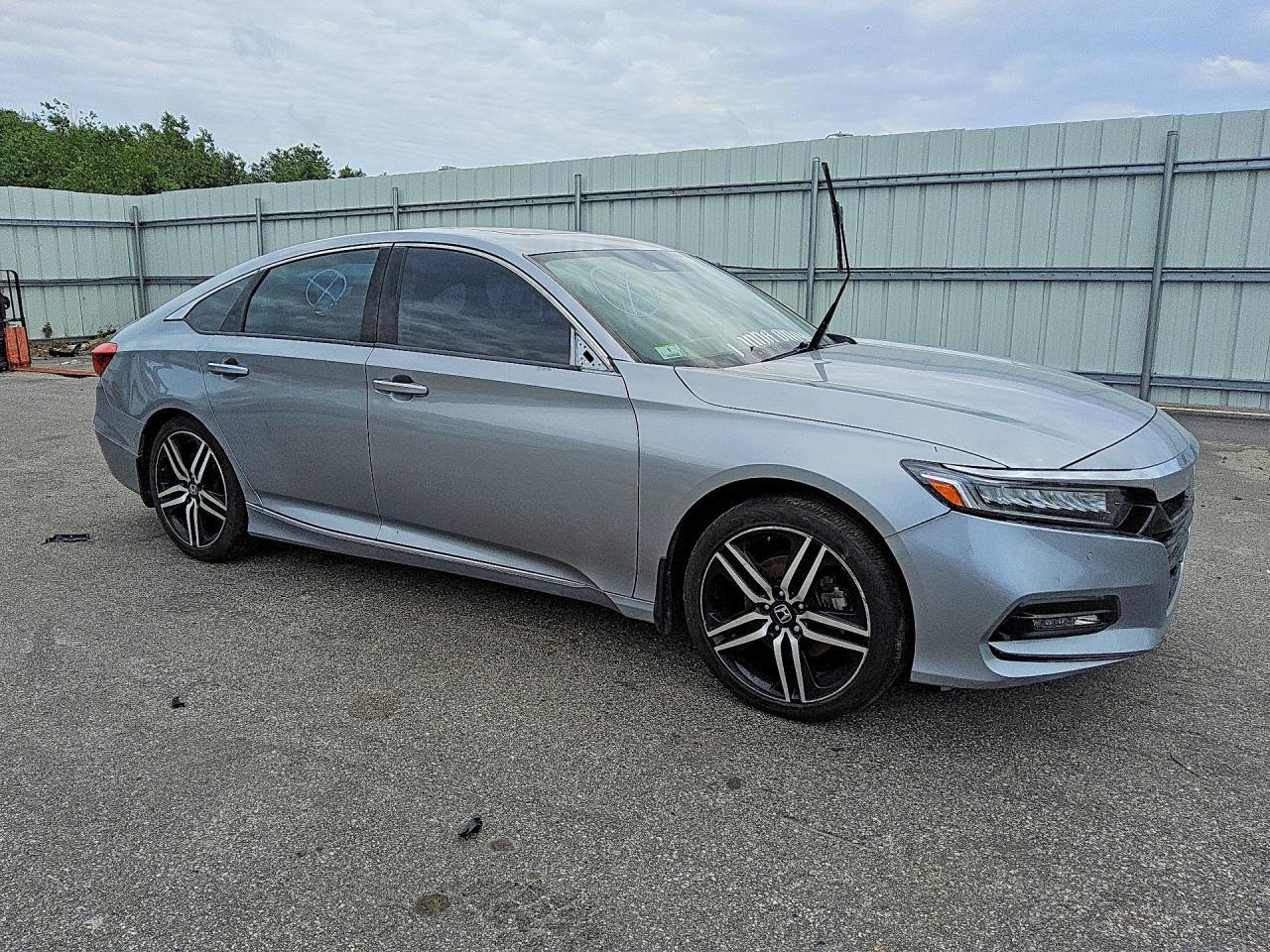 2018 Honda Accord Touring - Фото 4