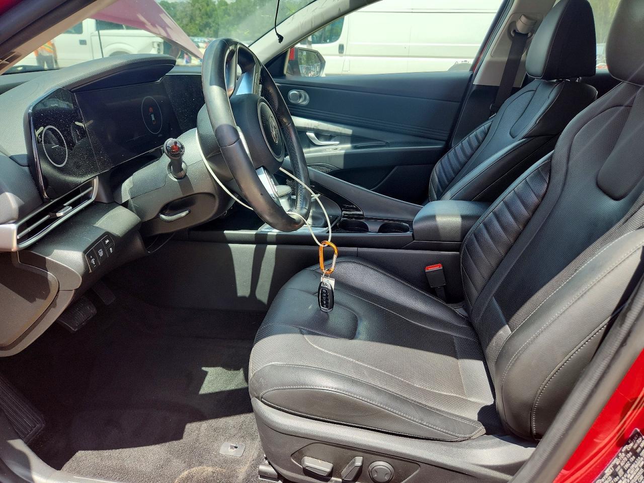 2023 Hyundai Elantra Limited - Image 7