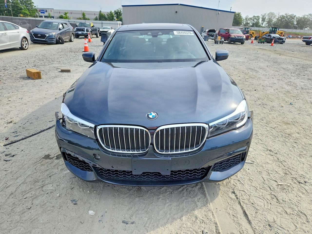 2019 BMW 740 Xi - Image 5